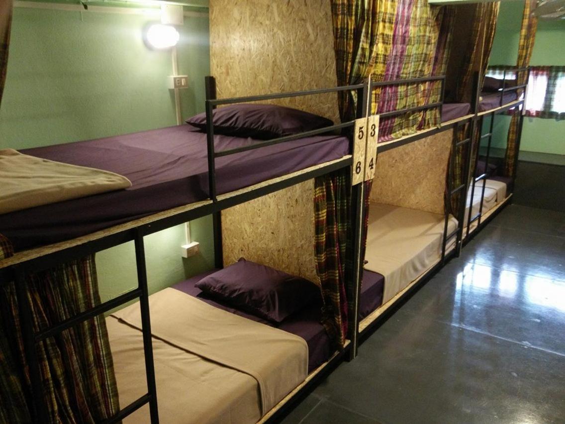 J Giant Hostel Chiang Mai Exterior photo